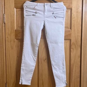 Zara light green zipper leg skinny leg jean size 6